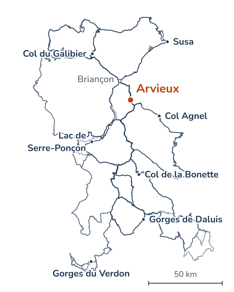 Overzicht van de routes: lussen vanuit Arvieux naar onder meer de Col du Galibier, Susa, de Col Agnel, het Lac de Serre-Ponçon, de Col de la Bonette, de Gorges de Daluis en de Gorges du Verdon.