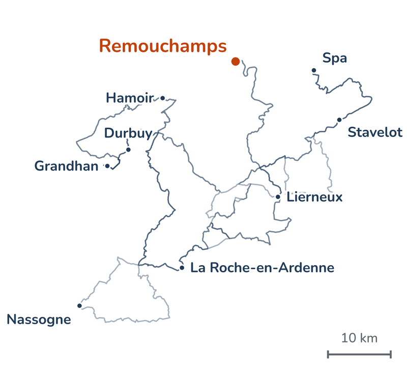 Overzicht van de routes: van Remouchamps via Hamoir naar de middagstop in Grandhan, dan via Durbuy naar La Roche-en-Ardenne, met een lus naar Nassogne in de langste versie, en via Lierneux en Stavelot naar Spa.
